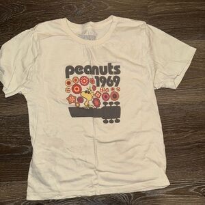 Peanuts Cream Graphic Top